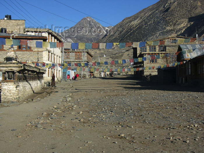 nepal72: Manang district, Gandaki Zone, Nepal: street scene - Annapurna Circuit - photo by M.Samper - (c) Travel-Images.com - Stock Photography agency - Image Bank