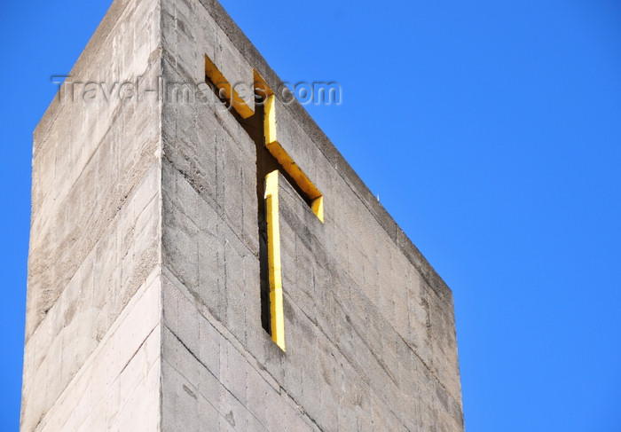nicaragua13: Managua, Nicaragua: the New Cathedral - Nueva Catedral - cross on the bell tower - pockmarked concrete - Metropolitan Cathedral of the Immaculate Conception - photo by M.Torres - (c) Travel-Images.com - Stock Photography agency - Image Bank