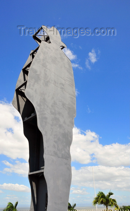 nicaragua24: Managua, Nicaragua: Loma de Tiscapa national historic park - silhouette of General Augusto César Sandino, guerrilla leader in a rebellion against the U.S. - silueta del general Sandino - photo by M.Torres - (c) Travel-Images.com - Stock Photography agency - Image Bank