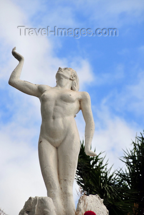 nicaragua40: Managua, Nicaragua: female statue atop the bandstand at Parque Central / Central Park - photo by M.Torres - (c) Travel-Images.com - Stock Photography agency - Image Bank