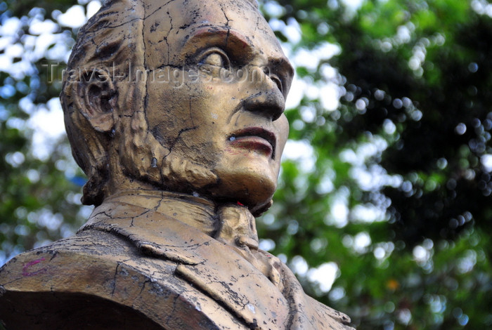 nicaragua54: Managua, Nicaragua: bust of General Francisco Morazán - President of the Federal Republic of Central America - Central Park - photo by M.Torres - (c) Travel-Images.com - Stock Photography agency - Image Bank