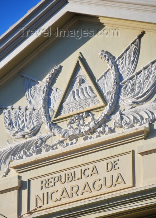 nicaragua71: Managua, Nicaragua: Palace of Culture - National Museum - Nicaraguan coat of arms in the tympanum - Palacio Nacional de la Cultura - Museo Nacional - Zona Monumental - photo by M.Torres - (c) Travel-Images.com - Stock Photography agency - Image Bank