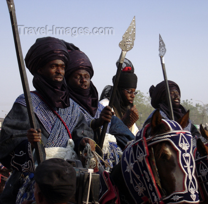 nigeria59: Kano, Nigeria: Salla Durbar festival - elaborately dressed knights pay tribute to the Emir of Kano - Eid al-Adha - Aïd el-Kebir - photo by A.Obem - (c) Travel-Images.com - Stock Photography agency - Image Bank