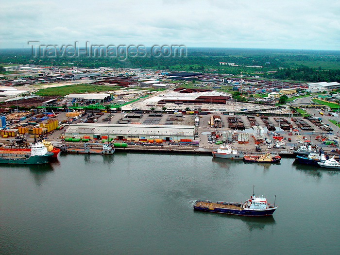 nigeria62: Port Harcourt, Rivers State, Nigeria: ships in the port - Bonny River - photo by A.Bartel - (c) Travel-Images.com - Stock Photography agency - Image Bank