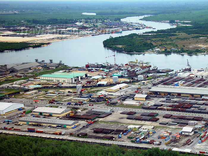 nigeria64: Port Harcourt, Rivers State, Nigeria: view of the port - Bonny River and harbor facilities seen from the air - photo by A.Bartel - (c) Travel-Images.com - Stock Photography agency - Image Bank