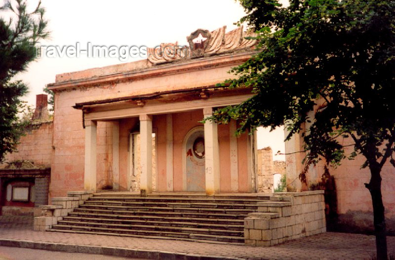 nk22: Nagorno Karabakh - Shusha: communist ruins (photo by M.Torres) - (c) Travel-Images.com - Stock Photography agency - Image Bank