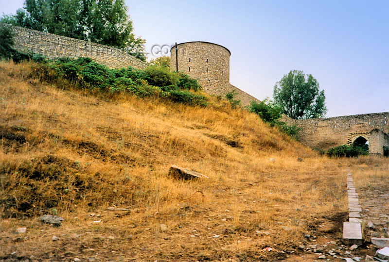 nk26: Nagorno Karabakh - Shusha / Shushi: walls (photo by M.Torres) - (c) Travel-Images.com - Stock Photography agency - Image Bank