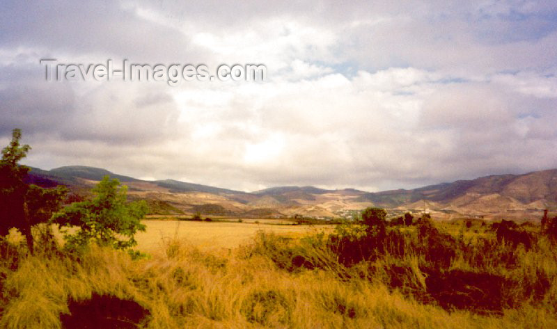 nk29: Nagorno Karabakh - Askeram: Caucasian landscape (photo by M.Torres) - (c) Travel-Images.com - Stock Photography agency - Image Bank