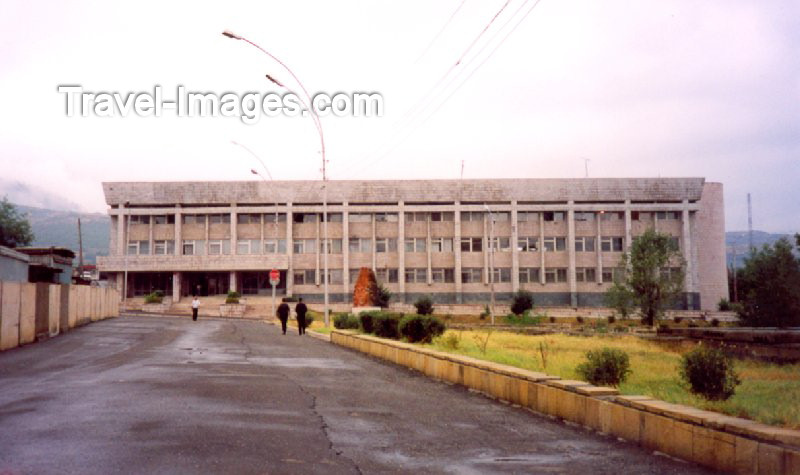 nk31: Nagorno Karabakh - Xankandi / Stepanakert: the Youth Palace (photo by M.Torres) - (c) Travel-Images.com - Stock Photography agency - Image Bank