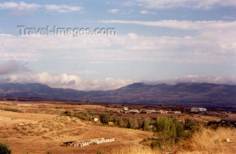 nk9: Nagorno Karabakh - Xankandi / Stepanakert: the outskirts (photo by M.Torres) - (c) Travel-Images.com - Stock Photography agency - Image Bank