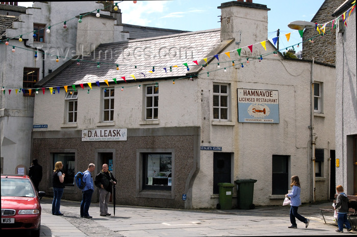 orkney22: Orkney island - Stromness - street scene. - (c) Travel-Images.com - Stock Photography agency - the Global Image Bank