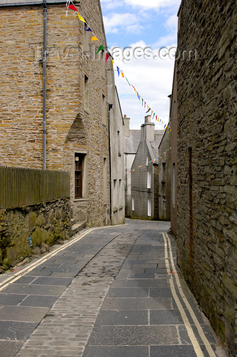 orkney23: Orkney island - Stromness - street scene - (c) Travel-Images.com - Stock Photography agency - the Global Image Bank