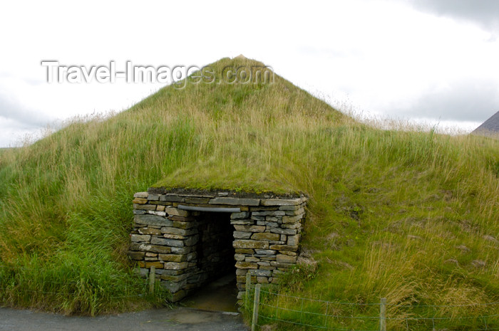 orkney25: Orkney island - Skara Brae - Entrance to one of the Neolithic houses - (c) Travel-Images.com - Stock Photography agency - the Global Image Bank