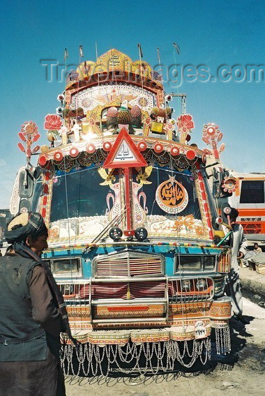 pakistan10: Pakistan - Quetta - Baluchistan: Pakistani bus / Pákistánský autobus with exuberant decoration - Kvéta - photo by J.Kaman - (c) Travel-Images.com - Stock Photography agency - Image Bank