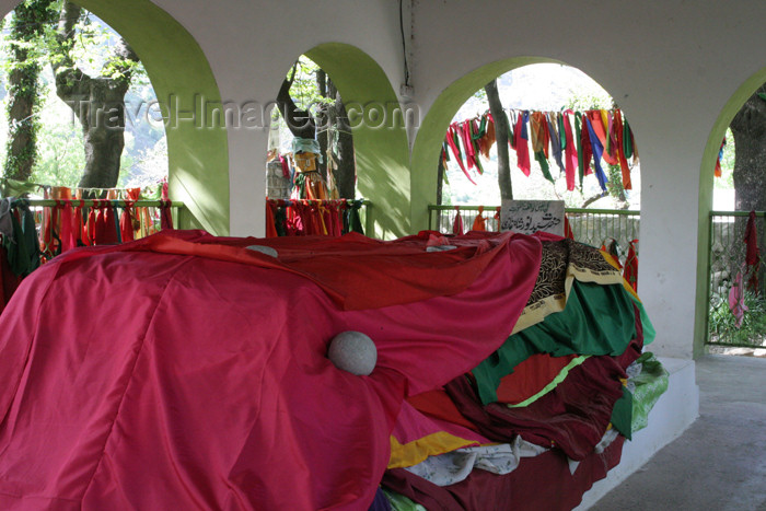 pakistan104: Pakistan - Bogar Mang, Siran Valley, NWFP: Ghazi Baba's grave - photo by R.Zafar - (c) Travel-Images.com - Stock Photography agency - Image Bank