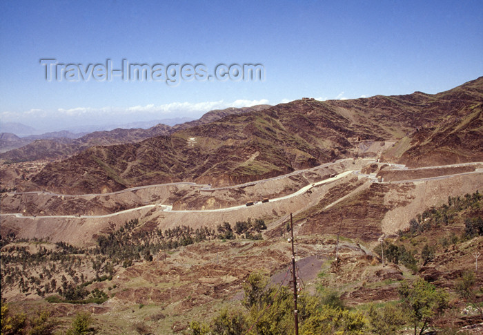 pakistan106: Pakistan - Khyber pass beyond Michni checkpost, NWFP - Khaiber Pass or Khaybar Pass - Safed Koh mountains - Hindu Kush range - photo by A.Summers - (c) Travel-Images.com - Stock Photography agency - Image Bank