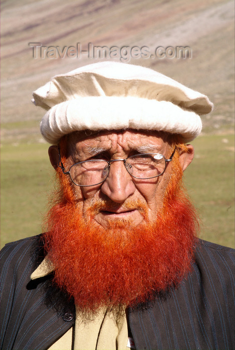 pakistan112: Pakistan - Shandur Pass - Chitral District, North-West Frontier Province: Pakistani man with hat and red beard - Pashtun - photo by R.Zafar - (c) Travel-Images.com - Stock Photography agency - Image Bank