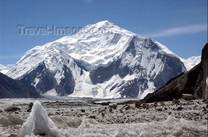 pakistan124: Pakistan - Baltoro Muztagh subrange - Karakoram mountains - Himalayan range - Northern Areas: Broad peak (K3) - the 12th highest mountain on Earth - Gasherbrum massif (Palchan Kangri / Zhongyang) - photo by A.Summers - (c) Travel-Images.com - Stock Photography agency - Image Bank