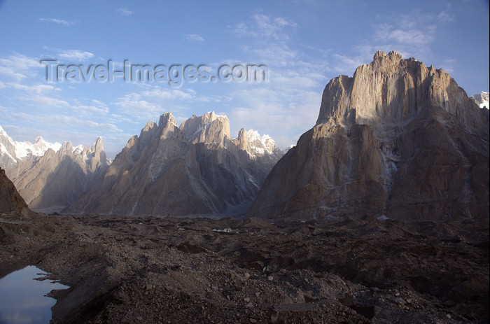 pakistan135: Pakistan - Trango Towers - Baltoro Muztagh subrange - Karakoram mountains - Himalayan range - Northern Areas: skyline - photo by A.Summers - (c) Travel-Images.com - Stock Photography agency - Image Bank