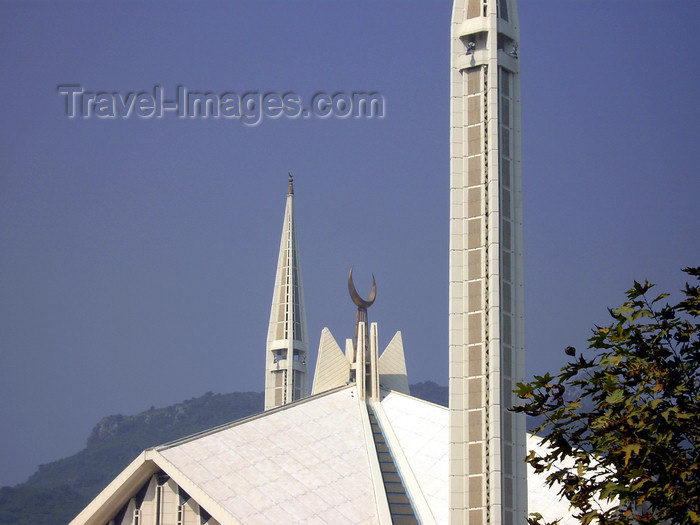 pakistan139: Islamabad, Pakistan: Faisal mosque - roof and minarets - Shah Faisal Masjid - photo by D.Steppuhn - (c) Travel-Images.com - Stock Photography agency - Image Bank