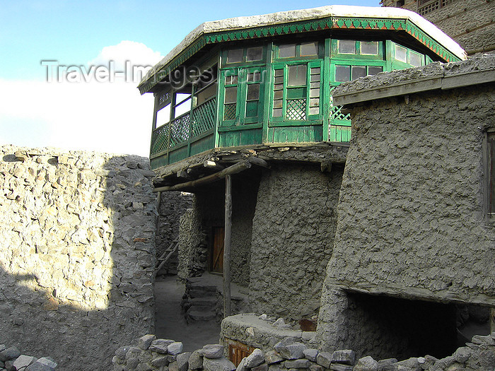 pakistan175: Karimabad / Altit - Northern Areas, Pakistan: traditional architecture - Karimabad is named after Prince Karim Agha Khan, head of the Shia Ismaili Nizari sect - photo by D.Steppuhn - (c) Travel-Images.com - Stock Photography agency - Image Bank