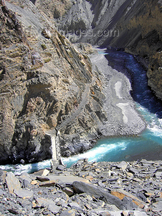 pakistan187: Khunjerab Pass, Hunza valley, Northern Areas / FANA - Pakistan-administered Kashmir: old Silk Road trail - gorge with with small bridge - KKH - photo by D.Steppuhn - (c) Travel-Images.com - Stock Photography agency - Image Bank