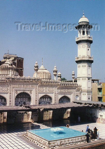 pakistan30: Peshawar, NWFP, Pakistan: courtyard of the Friday mosque - photo by G.Frysinger - (c) Travel-Images.com - Stock Photography agency - Image Bank