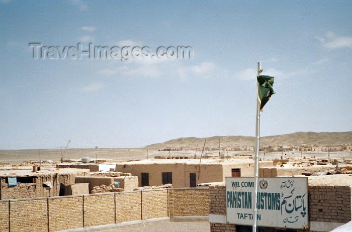 pakistan42: Pakistan - Mirjave/Taftan - Baluchistan: Pakistani border-point with Iran - photo by J.Kaman - (c) Travel-Images.com - Stock Photography agency - Image Bank