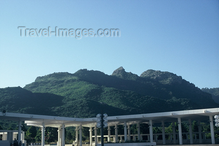pakistan67: Islamabad, Pakistan: Faisal mosque - view towards the Margalla Hills - photo by R.Zafar - (c) Travel-Images.com - Stock Photography agency - Image Bank