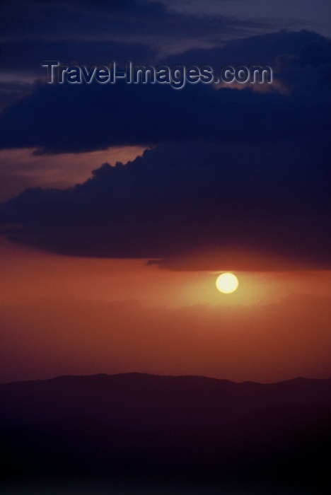 pakistan88: Pakistan - Murree Hills / Margalla Hills: sunset near Murree - photo by R.Zafar - (c) Travel-Images.com - Stock Photography agency - Image Bank