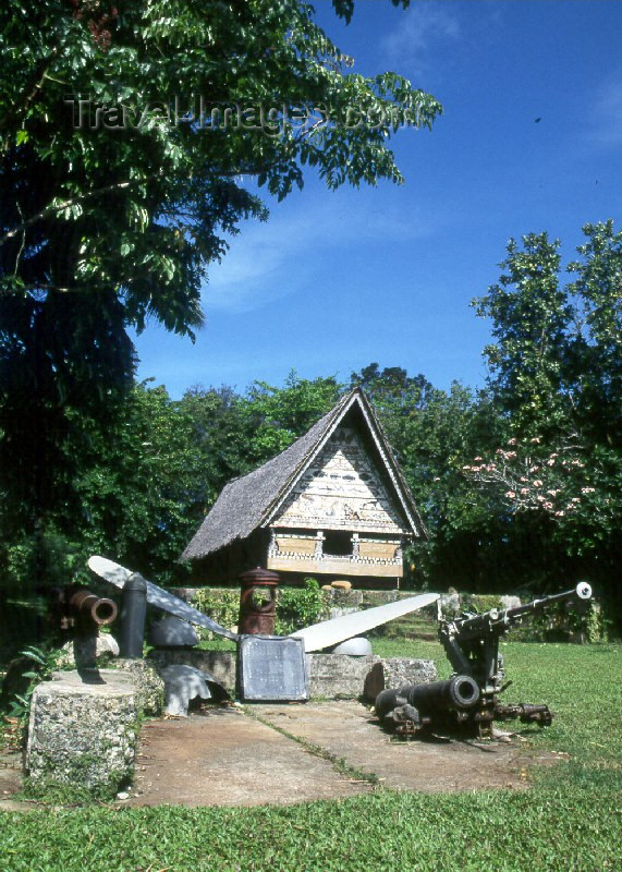 palau3: Anguar island, Palau: defending the Bai - meeting house - photo by M.Sturges - (c) Travel-Images.com - Stock Photography agency - Image Bank