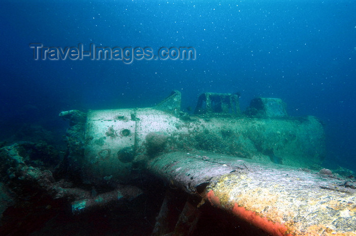 palau34: Koror, Palau: Jake Seaplane -  Aichi E13A-1 Japanese Navy Seaplane - WWII plane wreck near Meyuns Seaplane Ramp - underwater image - photo by B.Cain - (c) Travel-Images.com - Stock Photography agency - Image Bank