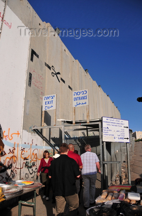 palest12: Bethlehem, West Bank, Palestine: Israeli West Bank barrier - main crossing point to Jerusalem - Israelis are not allowed to cross the checkpoints into Bethlehem - photo by M.Torres - (c) Travel-Images.com - Stock Photography agency - Image Bank