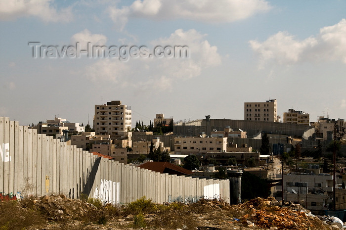 palest37: near Bethlehem, West Bank, Palestine: the winding path of the Wall - Israeli West Bank barrier - photo by J.Pemberton - (c) Travel-Images.com - Stock Photography agency - Image Bank