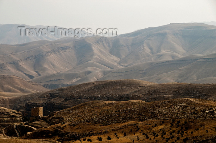 palest39: Mar Saba Monastery, West Bank, Palestine: desert and Women's tower around the monastery - Kidron Valley - Great Lavra of St. Sabas - photo by J.Pemberton - (c) Travel-Images.com - Stock Photography agency - Image Bank