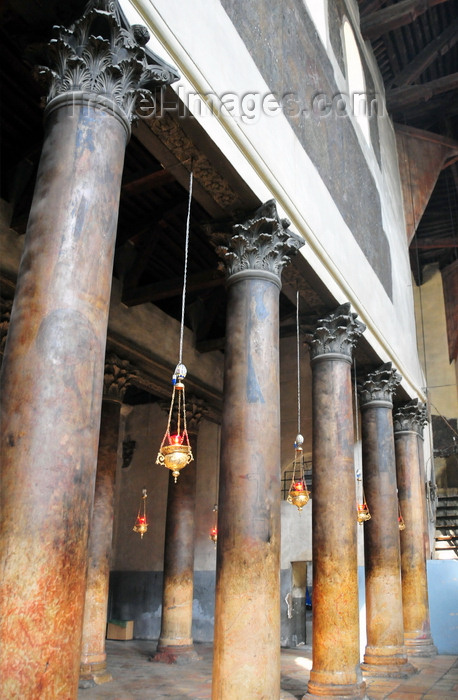 palest59: Bethlehem, West Bank, Palestine: Church of the Nativity - Corinthian pillars in the nave - much of the church's marble was looted by the Ottomans to be re-used in the Temple Mount in Jerusalem - Basilica della Natività - photo by M.Torres - (c) Travel-Images.com - Stock Photography agency - Image Bank
