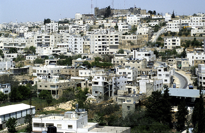 palest6: Palestine - West Bank - Hebron: dense construction on the hills - photo by Walter G. Allgöwer - Hebron ist eine Stadt im Westjordanland (Palästinensisches Autonomiegebiet) mit rund 80.000 Einwohnern (Einwohnerzahl basierend auf Schätzungen). Die Stadt lie - (c) Travel-Images.com - Stock Photography agency - Image Bank