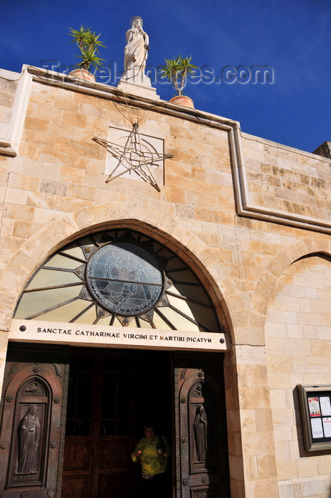 palest61: Bethlehem, West Bank, Palestine: St. Catherine's Roman Catholic church, where the Latin Patriarch of Jerusalem celebrates Midnight Mass on Christmas Eve - entrance - photo by M.Torres - (c) Travel-Images.com - Stock Photography agency - Image Bank