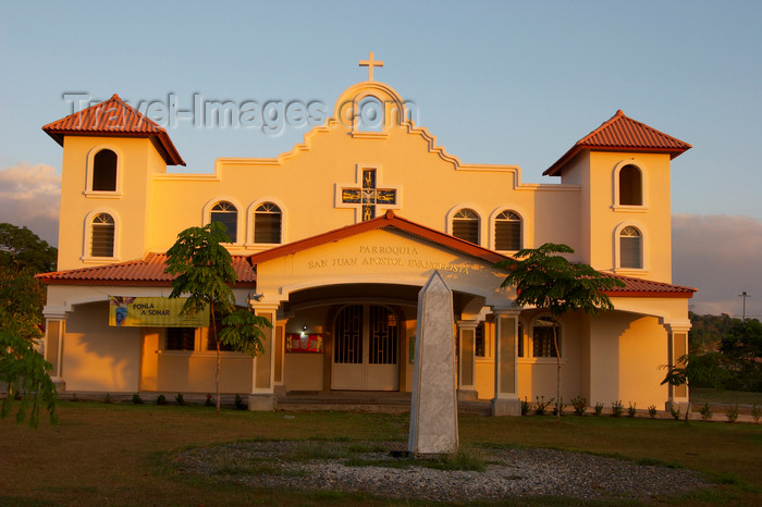 panama100: Panama City: Parroquia San Juan Apostol Evangelista, Brisas del Golf - photo by H.Olarte - (c) Travel-Images.com - Stock Photography agency - Image Bank