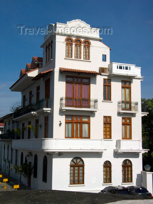 panama111: Panama City: Colonial Architecture, Plaza de Francia - Casco Antiguo - Old Quarter - photo by H.Olarte - (c) Travel-Images.com - Stock Photography agency - Image Bank