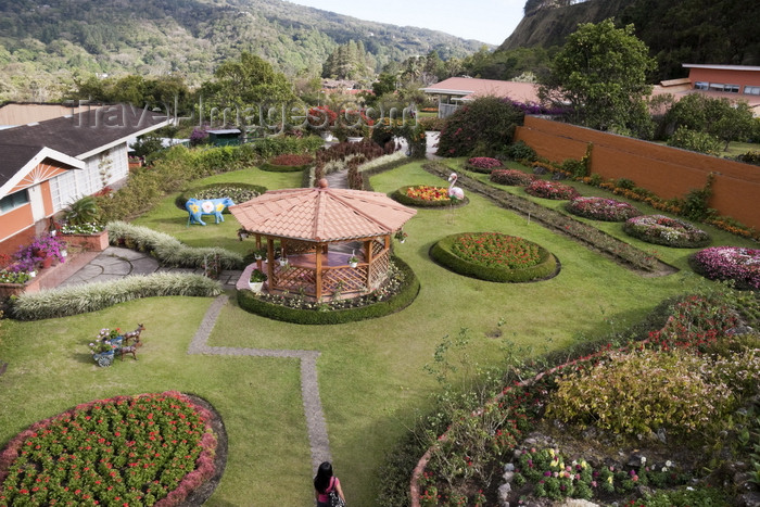 panama12: Boquete, Chiriquí Province, Panama: 'Mi jardin es su jardin', i.e. 'My garden is your garden' - private garden - photo by H.Olarte - (c) Travel-Images.com - Stock Photography agency - Image Bank
