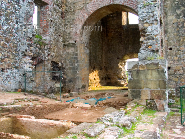 panama122: Panama City: Panama Viejo. Cathedral Tower Ruins - interior - photo by H.Olarte - (c) Travel-Images.com - Stock Photography agency - Image Bank