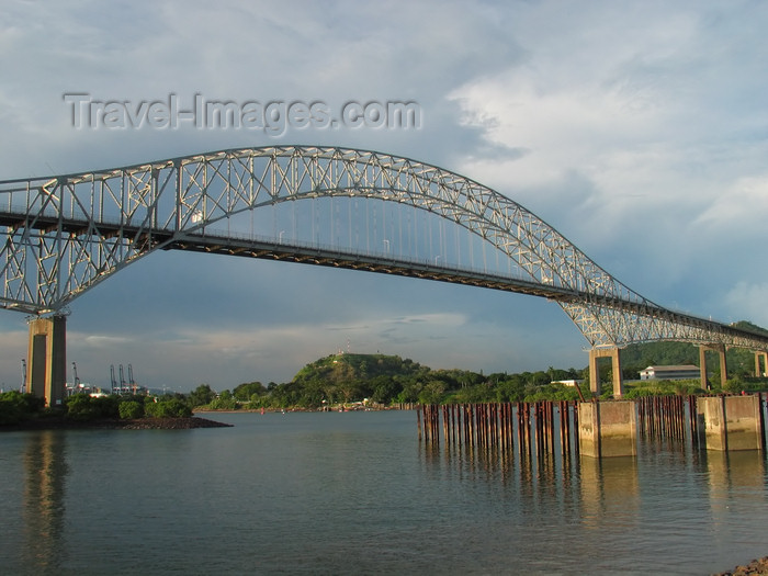 panama16: Panama Canal: Puente de las Americas - Bridge of the Americas - late afternoon - cantilever and tied arch design by Sverdrup and Parcel - photo by H.Olarte - (c) Travel-Images.com - Stock Photography agency - Image Bank