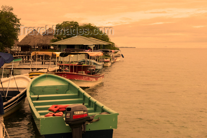 panama177: Panama - Bocas del Toro - Diving resort - photo by H.Olarte - (c) Travel-Images.com - Stock Photography agency - Image Bank