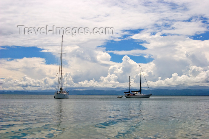 panama192: Panama - Bocas del Toro - Sailboats, Isla Colon - photo by H.Olarte - (c) Travel-Images.com - Stock Photography agency - Image Bank