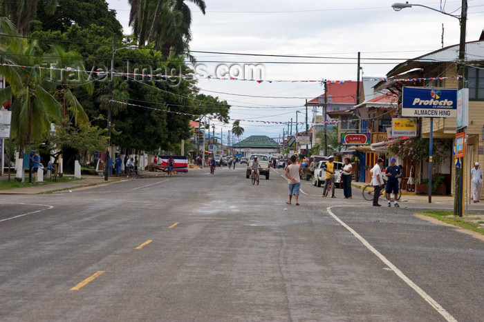 panama199: Panama - Bocas del Toro - main street, Isla Colon - photo by H.Olarte - (c) Travel-Images.com - Stock Photography agency - Image Bank