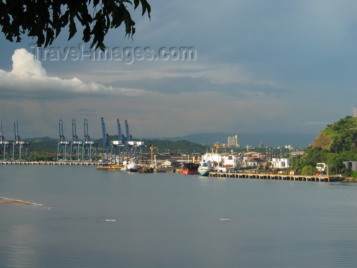 panama2: Panama Canal - Balboa Port - photo by H.Olarte - (c) Travel-Images.com - Stock Photography agency - Image Bank