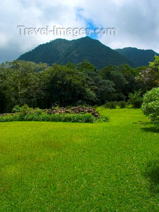 panama205: Panama - El Valle de Anton mountain range - green - photo by H.Olarte - (c) Travel-Images.com - Stock Photography agency - Image Bank