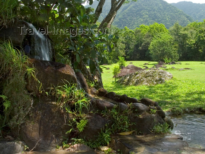 panama208: Panama - El Valle de Anton mountain range - small waterfall - photo by H.Olarte - (c) Travel-Images.com - Stock Photography agency - Image Bank