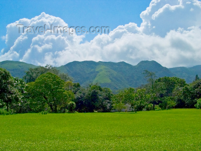 panama214: Panama - El Valle de Anton Panama: India Dormida - photo by H.Olarte - (c) Travel-Images.com - Stock Photography agency - Image Bank